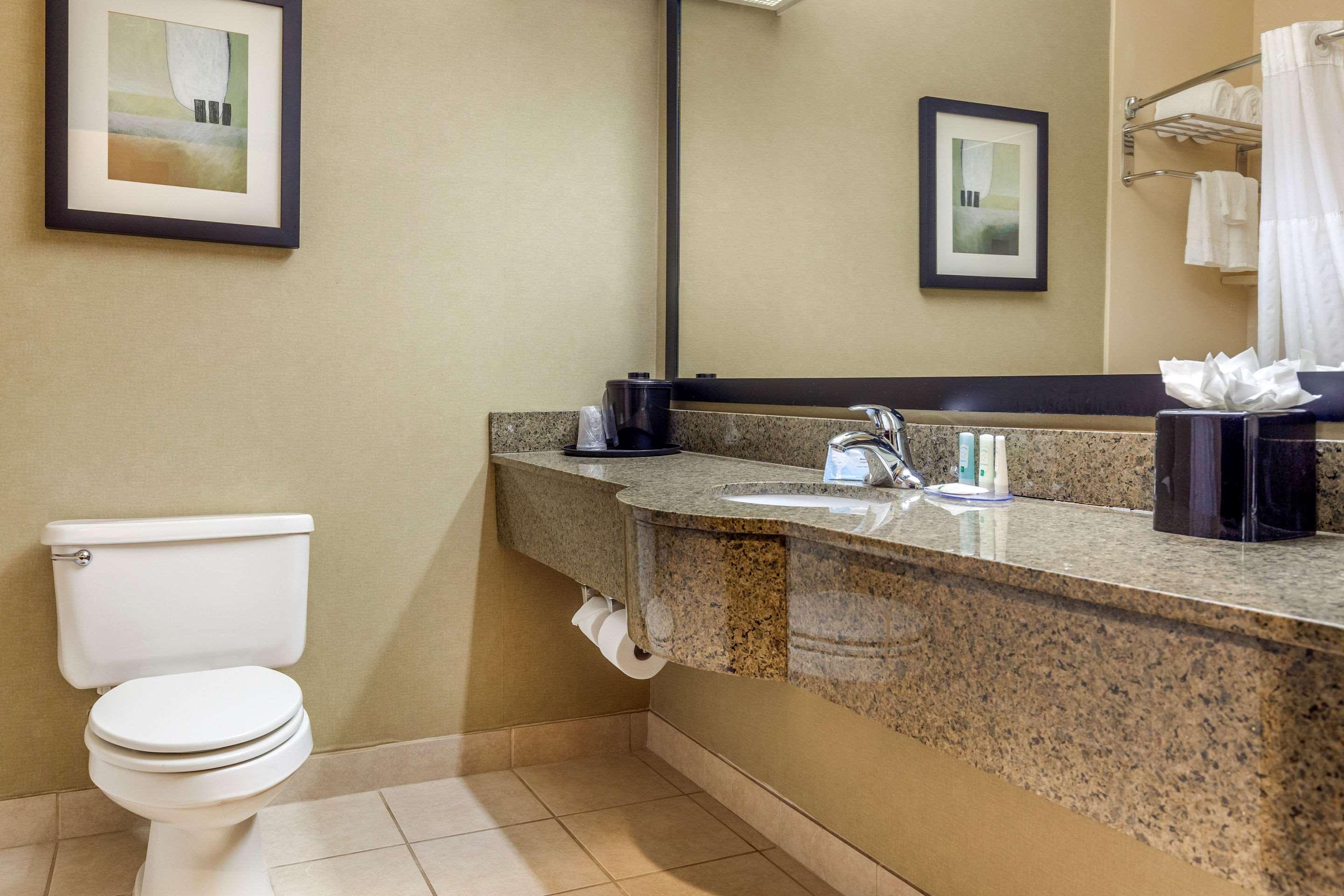 Quality Inn & Suites Durant Buitenkant foto